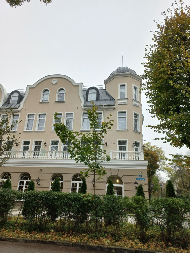 Отель Королева Луиза.jpg Отель Королева Луиза.jpg